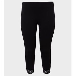 Torrid Capri leggings